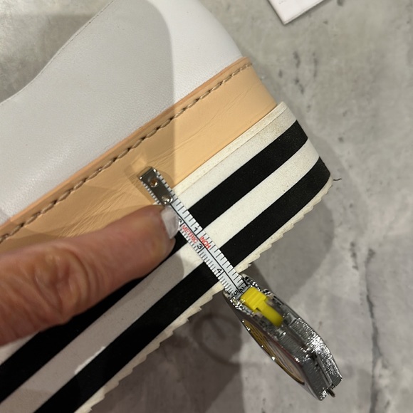 Stuart Weitzman white Oxford platforms- size7 - Picture 11 of 11